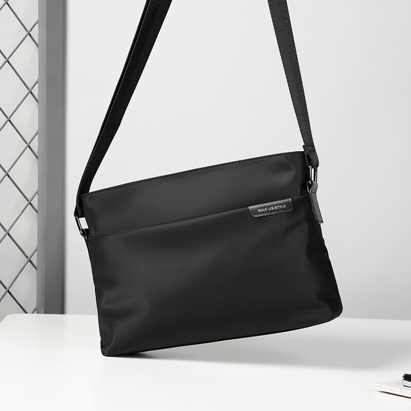 Golf Single-Shoulder Bag for Men, Nylon Water-Resistant Large Capacity Shoulder Crossbody Bag, Casual Trendy Lightweight Fashionable Messenger Bag