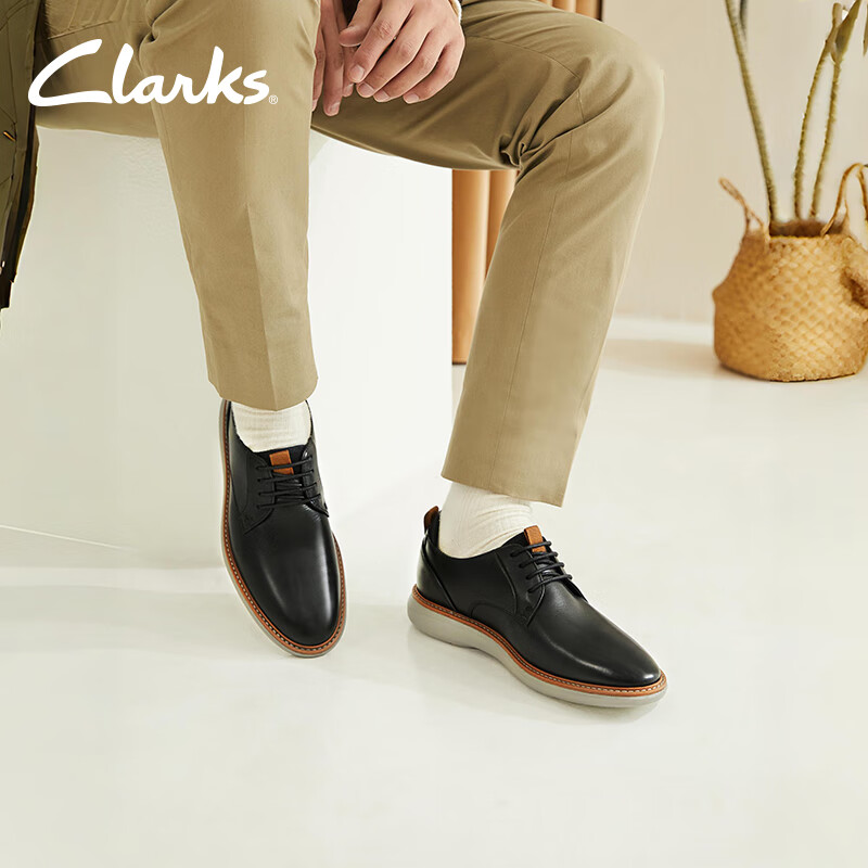 Clarks Men's Un.loop Plain Toe Oxford Dress Shoe