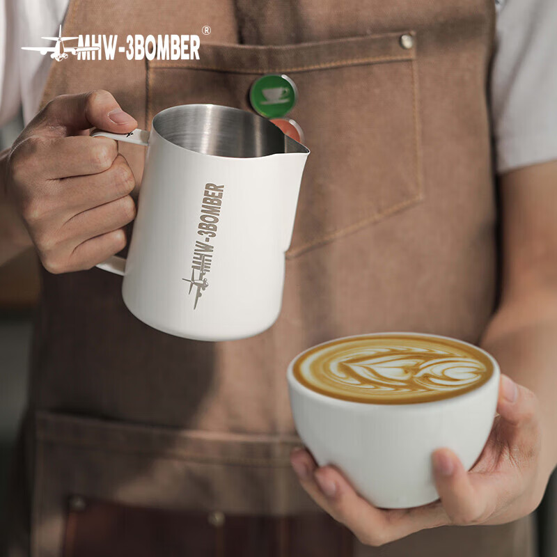 MHW-3BOMBER Latte Art Pitcher, 600ml Stainless Steel Milk Frother Cup, Coffee And Milk Frother, Sand White Classic Version